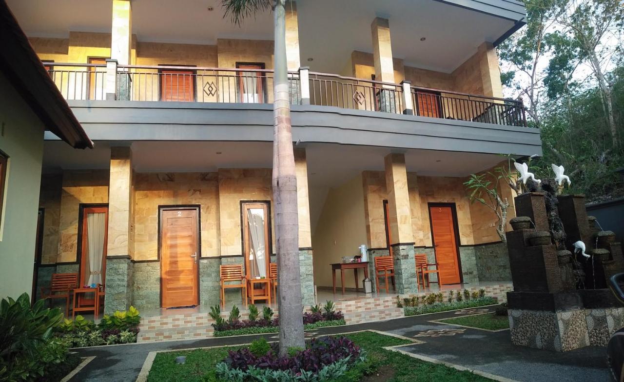 Yudis Homestay Toyapakeh Exterior photo